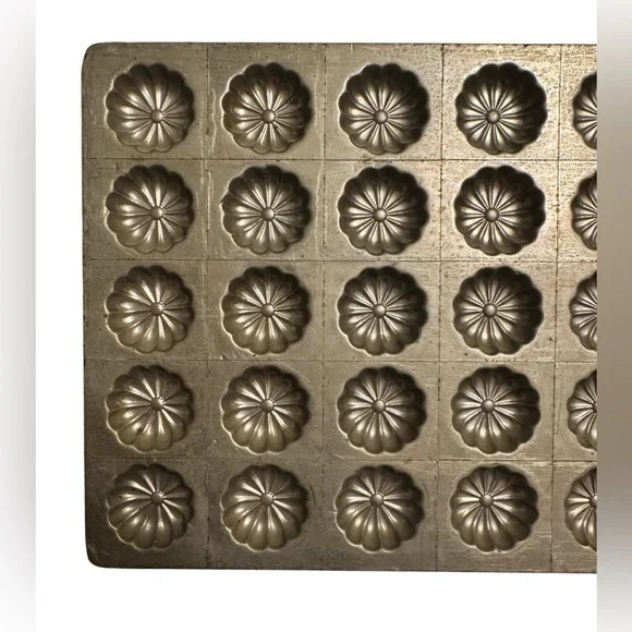 Vintage American Mould Co. Candy Mould - Picture 4 of 5